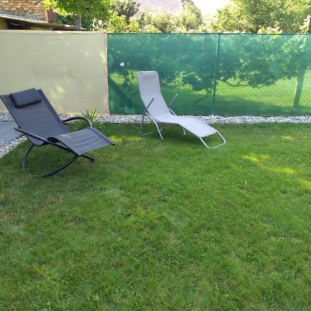 Jade Vendeghaz Apartment Pápa Екстериор снимка