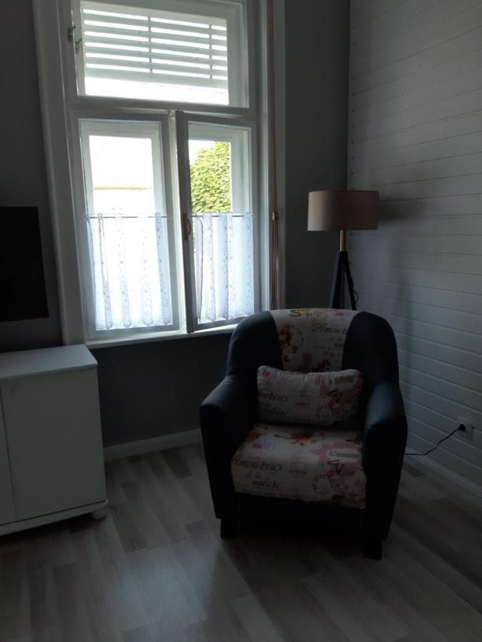Jade Vendeghaz Apartment Pápa Екстериор снимка