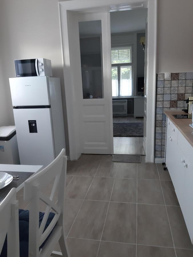 Jade Vendeghaz Apartment Pápa Екстериор снимка