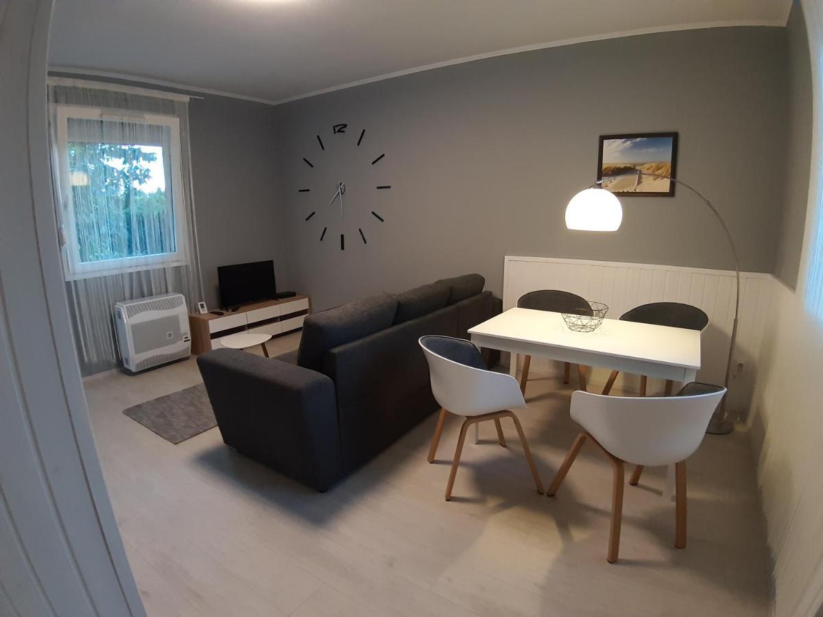 Jade Vendeghaz Apartment Pápa Екстериор снимка