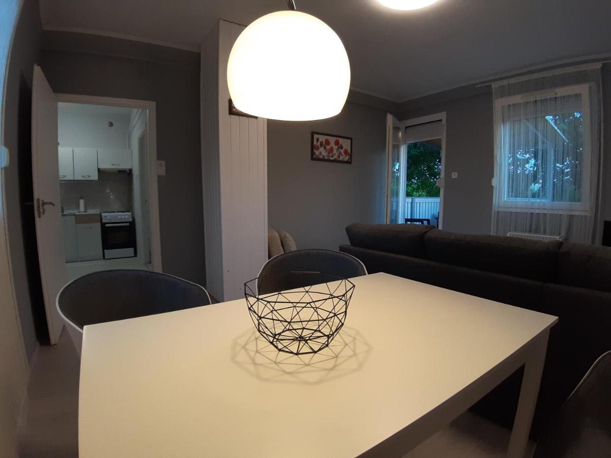 Jade Vendeghaz Apartment Pápa Екстериор снимка